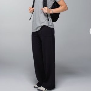 Lululemon wide leg pant. size 8